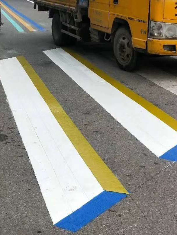 阿坝停车场划线