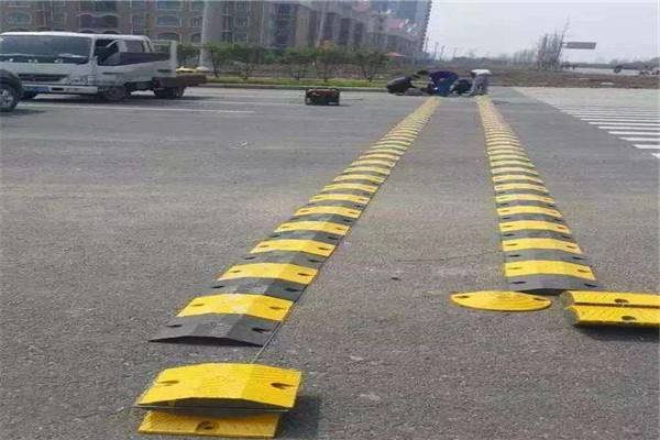 铸钢减速带安装